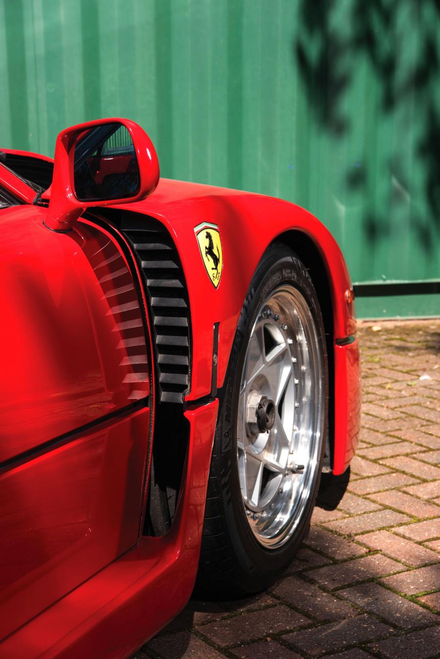 Детали экстерьера Ferrari F40 1987 года  (фото 9 из 127)